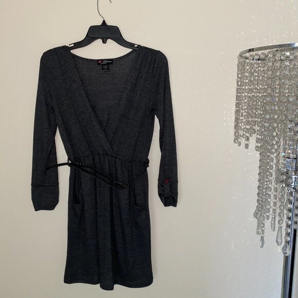 Delicious Los Angeles Long Sleeved Grey Dress with Elastic Waist & Pockets - Picture 11 of 12